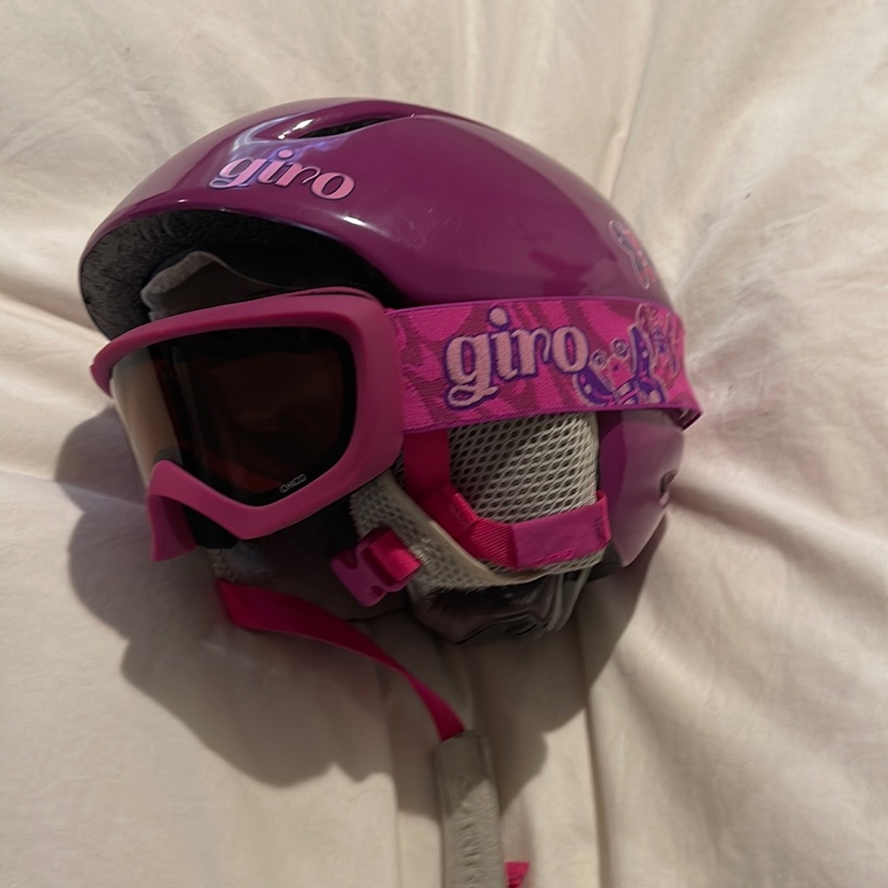Giro Ski helmet with goggles xs